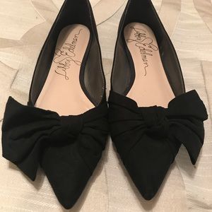 Size 10 pointed toe black flats